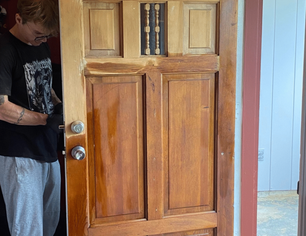 staining and spraying (1)